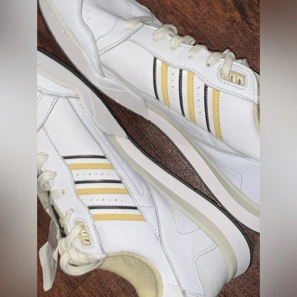 adidas 🟡brand new